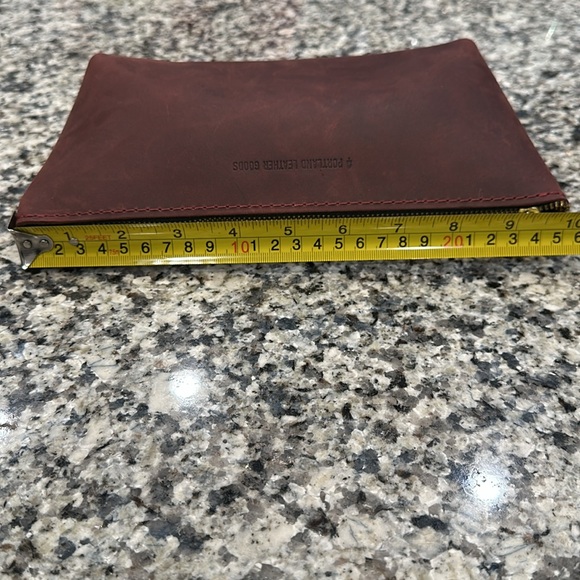 Portland Leather Utility Bag Makeup Bag Travel Cosmetics Bag NEW - Picture 3 of 9